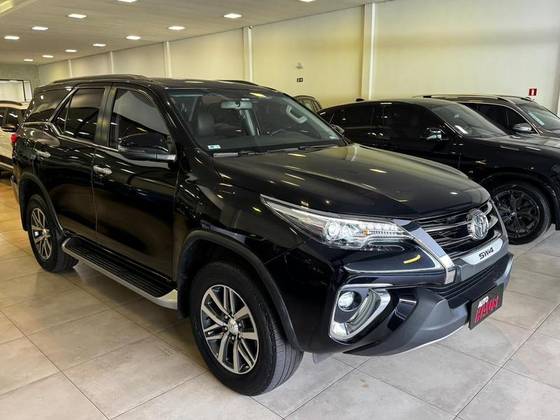 TOYOTA HILUX SW4 2.8 SRX 4X4 16V TURBO INTERCOOLER DIESEL 4P AUTOMÁTICO TOYOTA HILUX SW4 2.8 SRX 4X4 16V TURBO INTERCOOLER DIESEL 4P AUTOMÁTICO